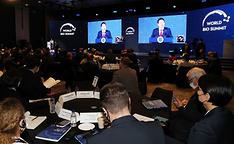 윤석열 대통령이 25일 오후 서울 광진구 그랜드 워커힐 호텔에서 열린 2022 세계 바이오 서밋 개회식에 참석, 개회사를 하고 있다.