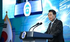 Юн Сок Ёль посетил 1-ю Международную конференцию корейских ученых и инженеров