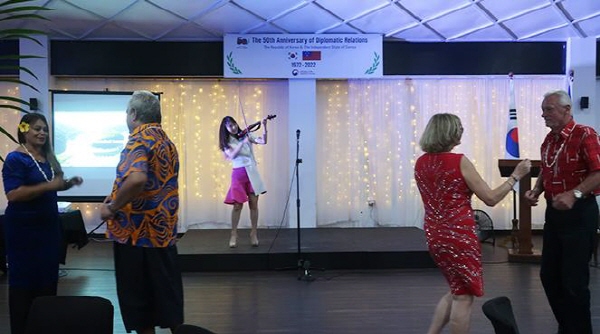 한인 바이올리니스트인 '해나 리'의 양국 음악 연주, 출처: 주뉴질랜드 대한민국 대사관