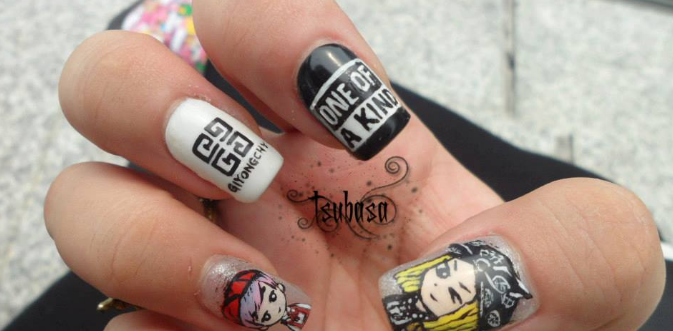 < 지드래곤 네일아트 디자인 - 출처: Kpop Nails 페이스북 계정(@kpopnas) >