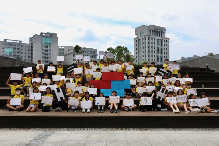 광복 80주년 재일동포 초등생, 태극의 빛 아래 모국과 하나되다